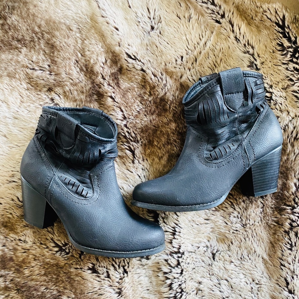 Bucco Boot/Bootie 7.5